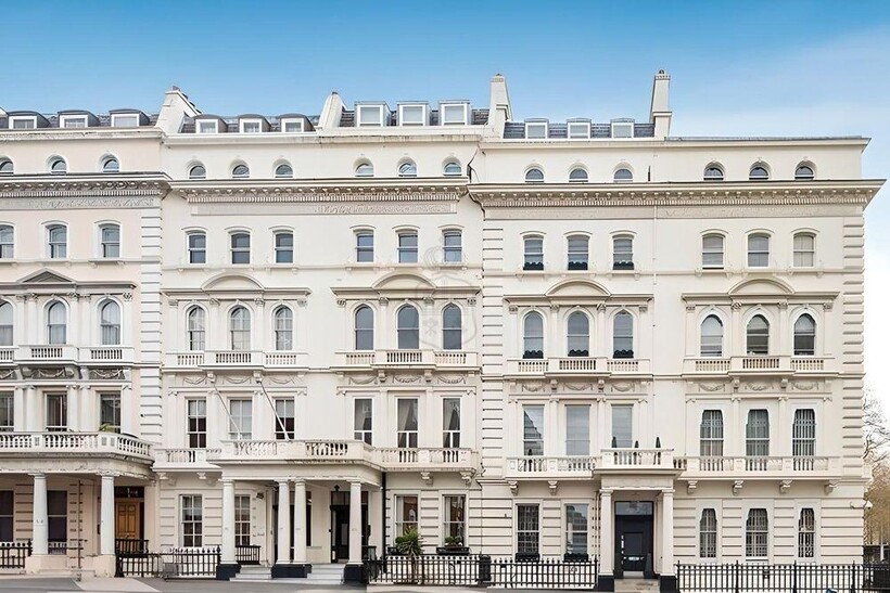 South Kensignton, London SW7 7 bed terraced house to rent - £73,667 pcm (£17,000 pw)
