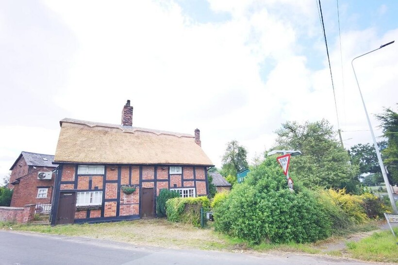 Warrington Road, Little Leigh... Property to rent - £3,333 pcm (£769 pw)