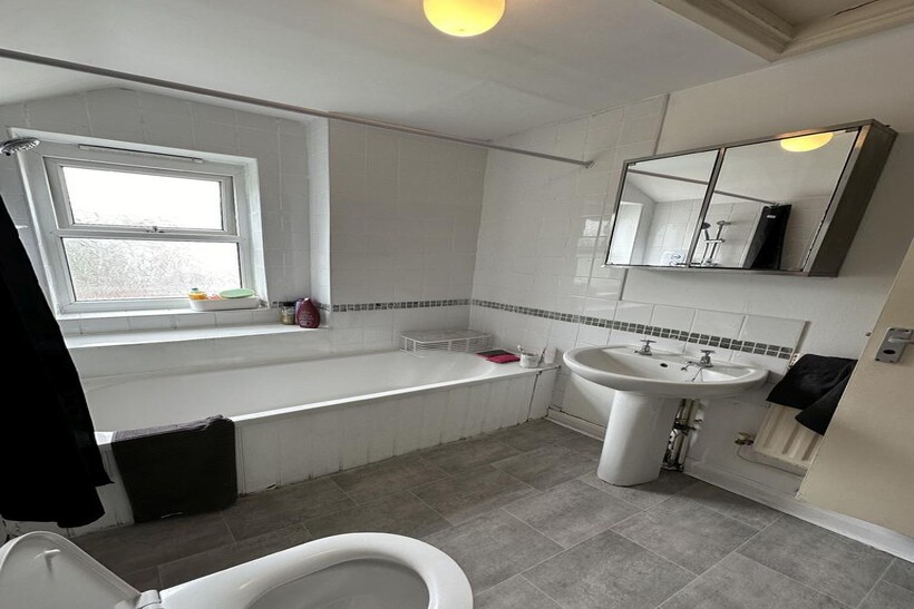 Birmingham B16 4 bed house to rent - £1,895 pcm (£437 pw)
