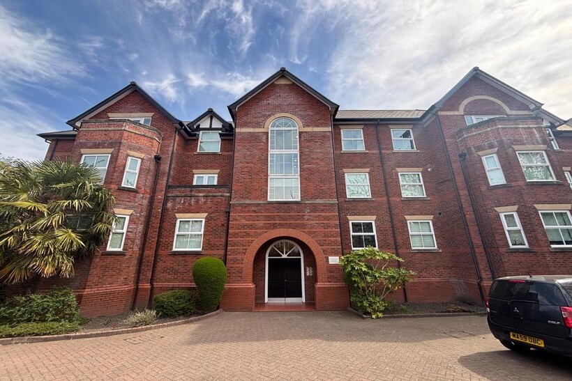 Brown Street, Altrincham 2 bed apartment to rent - £1,525 pcm (£352 pw)