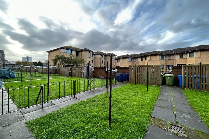Dumbarton Road, Glasgow G14 1 bed flat to rent - £745 pcm (£172 pw)