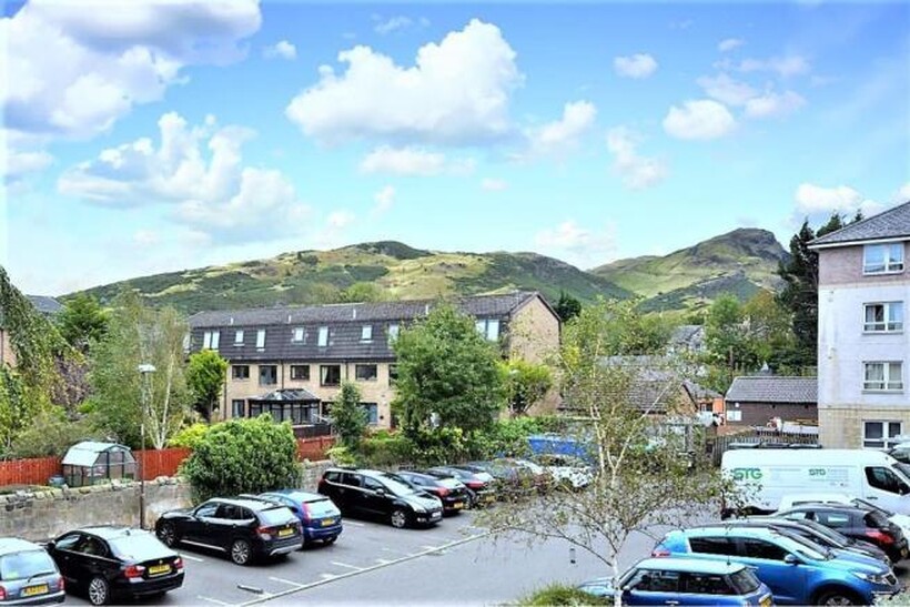 Lower London Road, Edinburgh, EH7 4 bed maisonette to rent - £2,997 pcm (£692 pw)