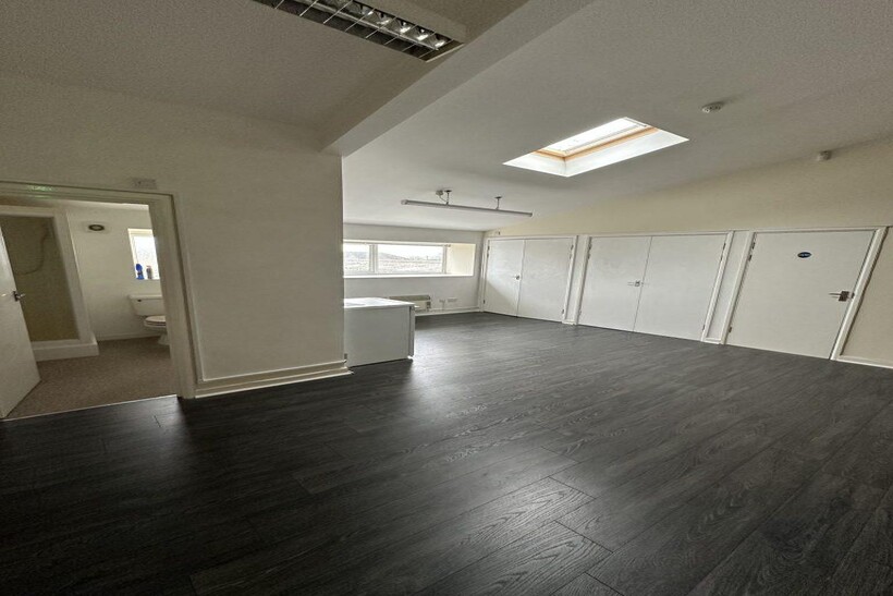 Unit 5 Kennet Holme Farm, Midgham RG7 Property to rent - £300 pcm (£69 pw)