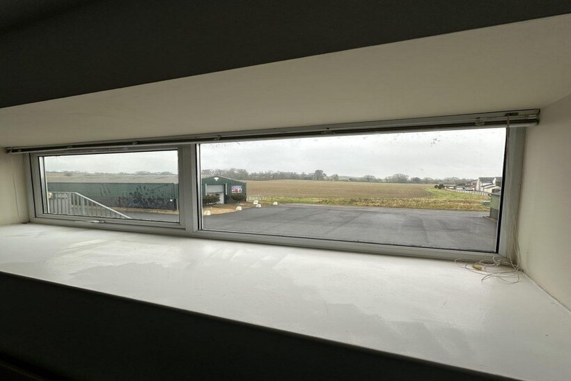 Unit 5 Kennet Holme Farm, Midgham RG7 Property to rent - £300 pcm (£69 pw)