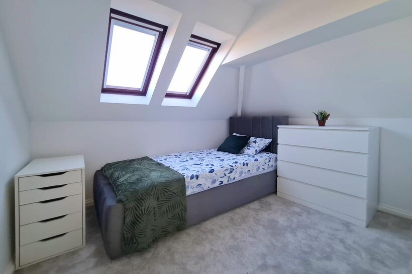 Higham Road, Rushden 8 bed house share to rent - £595 pcm (£137 pw)