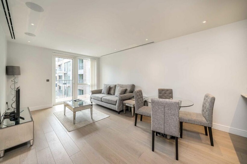 Thurstan Street, London SW6 2 bed flat to rent - £3,948 pcm (£911 pw)
