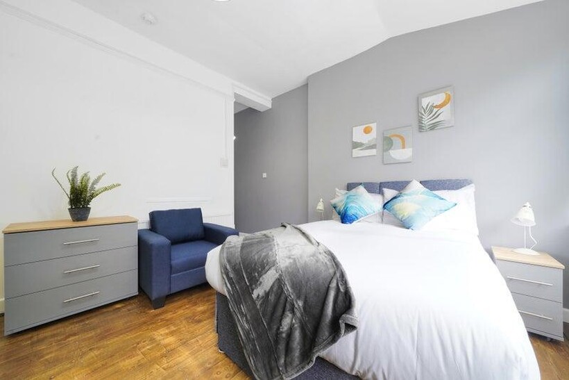 Elers Road, London W13 1 bed semi-detached house to rent - £1,095 pcm (£253 pw)