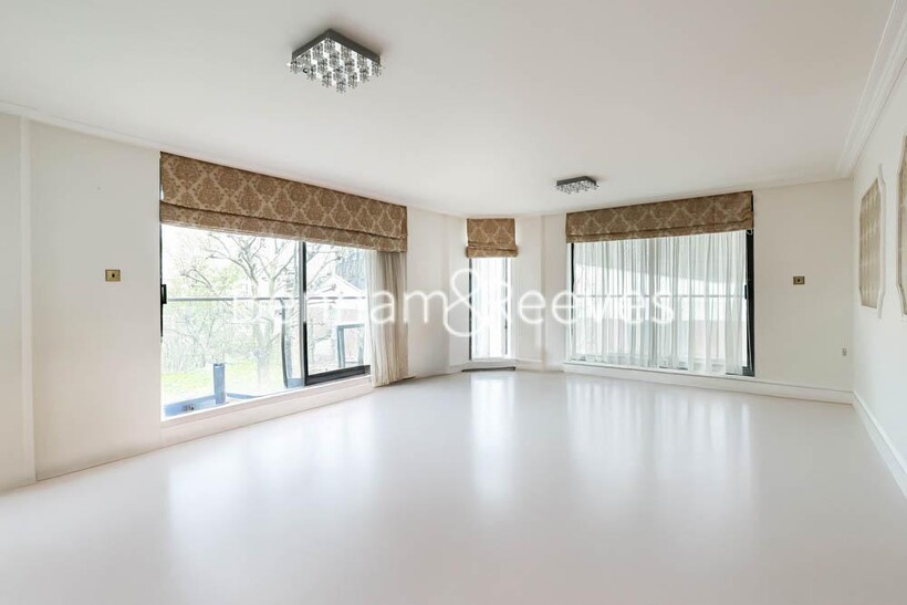 Kensington West, Kensington W14 3 bed apartment to rent - £4,745 pcm (£1,095 pw)
