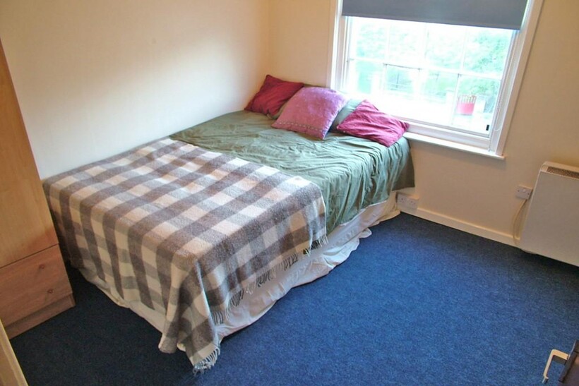 136 North Sherwood Street Flat 3... 1 bed flat to rent - £823 pcm (£190 pw)