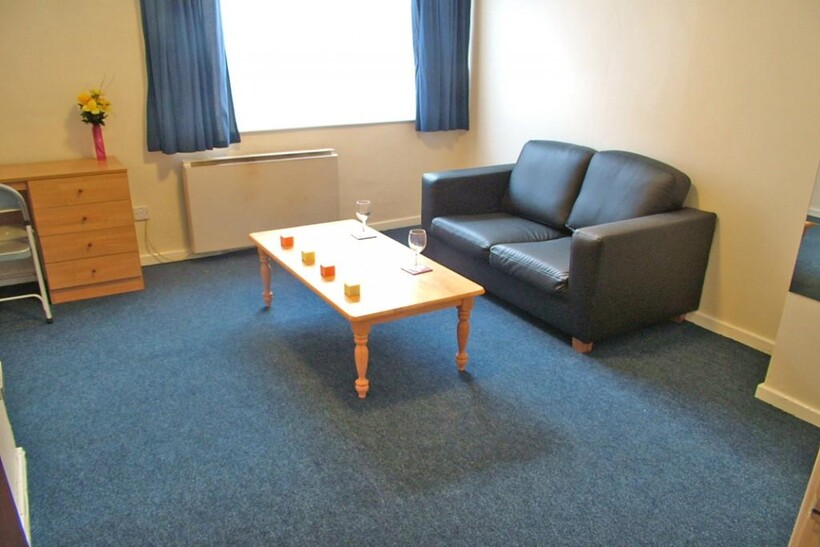 136 North Sherwood Street Flat 3... 1 bed flat to rent - £823 pcm (£190 pw)