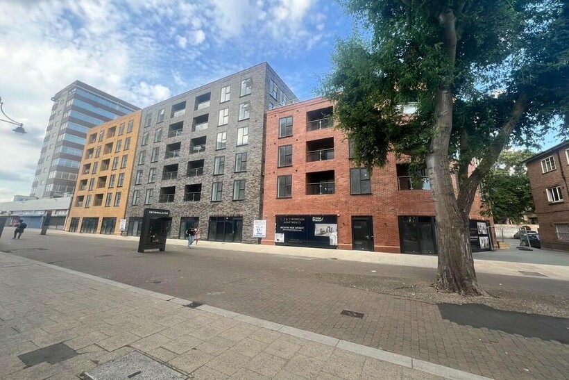 North St, Romford Property to rent - £21,500 pcm (£4,962 pw)