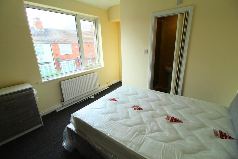Middlesbrough TS1 4 bed block of apartments to rent - £375 pcm (£87 pw)