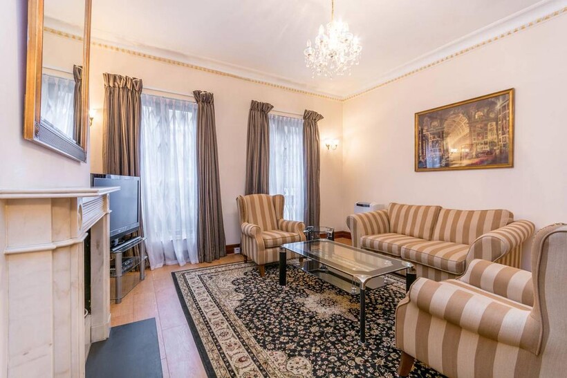 Brick Street, Mayfair, London, W1J 5 bed terraced house to rent - £23,833 pcm (£5,500 pw)
