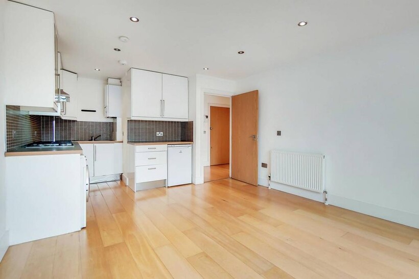 Holloway Road, Holloway, London, N7 1 bed flat to rent - £2,535 pcm (£585 pw)