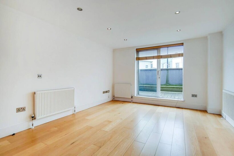 Holloway Road, Holloway, London, N7 1 bed flat to rent - £2,535 pcm (£585 pw)