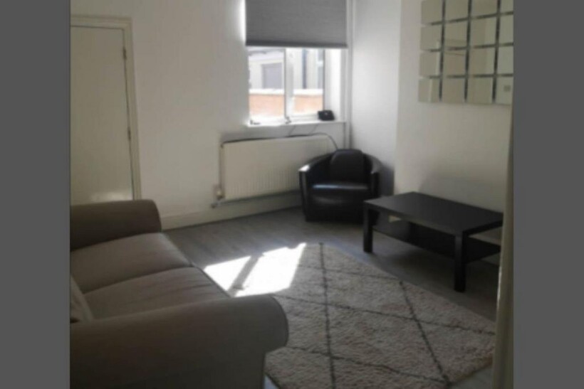 Crowther Street, Stoke-on-Trent, ST4 2ER 3 bed house share to rent - £390 pcm (£90 pw)
