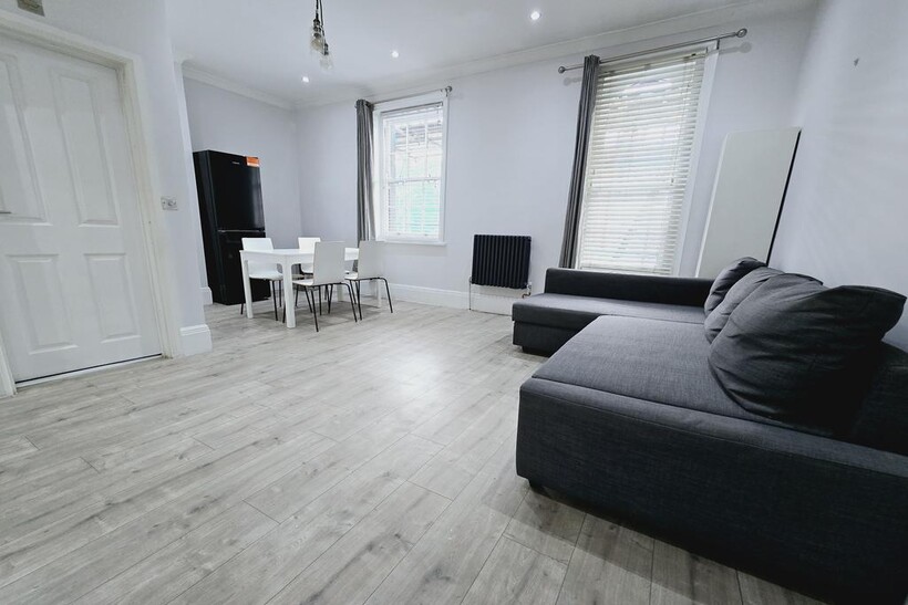St. Pauls Road, London N1 3 bed flat to rent - £4,250 pcm (£981 pw)