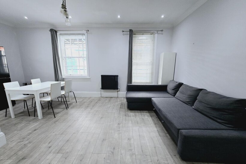 St. Pauls Road, London N1 3 bed flat to rent - £4,250 pcm (£981 pw)