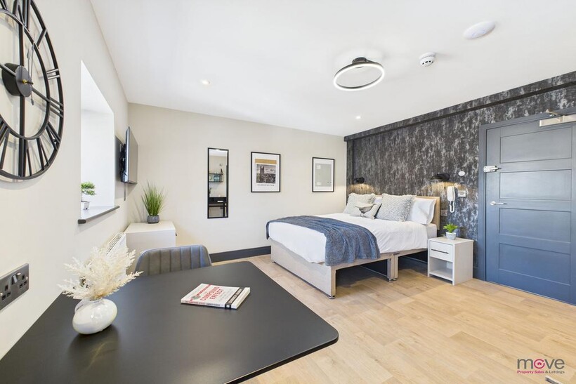 152, Gloucester GL1 1 bed in a house share to rent - £825 pcm (£190 pw)