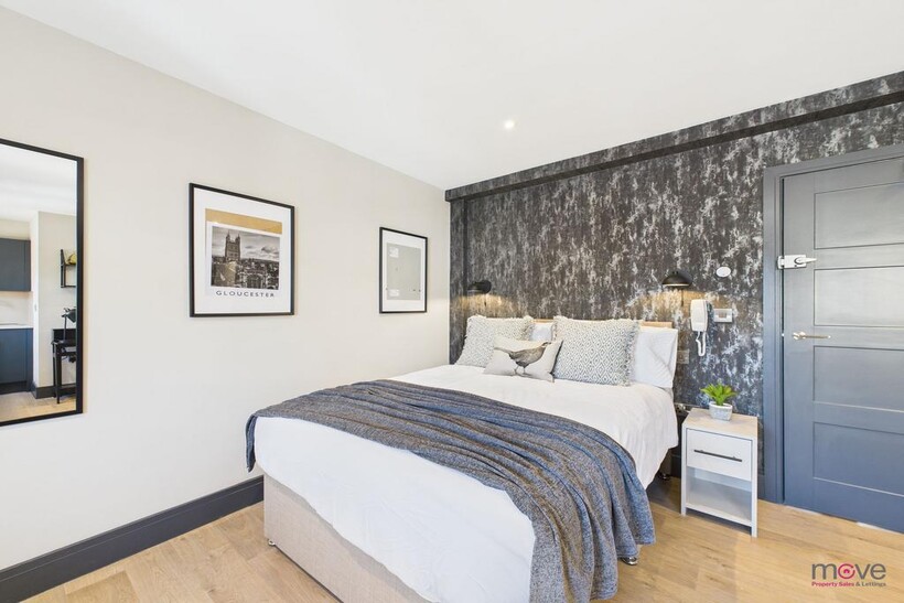 152, Gloucester GL1 1 bed in a house share to rent - £825 pcm (£190 pw)