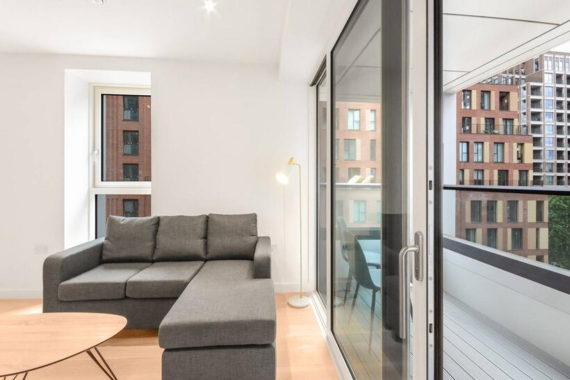 Deacon Street, Elephant and Castle... 2 bed flat to rent - £4,800 pcm (£1,108 pw)