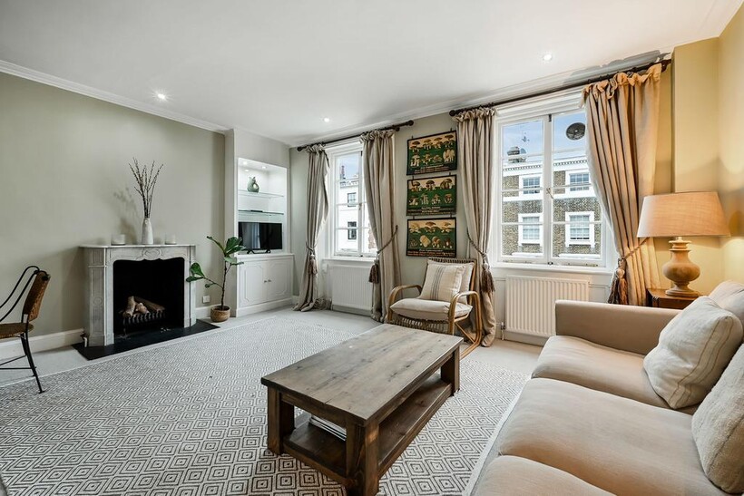 Walpole Street, SW3 3 bed maisonette to rent - £6,175 pcm (£1,425 pw)