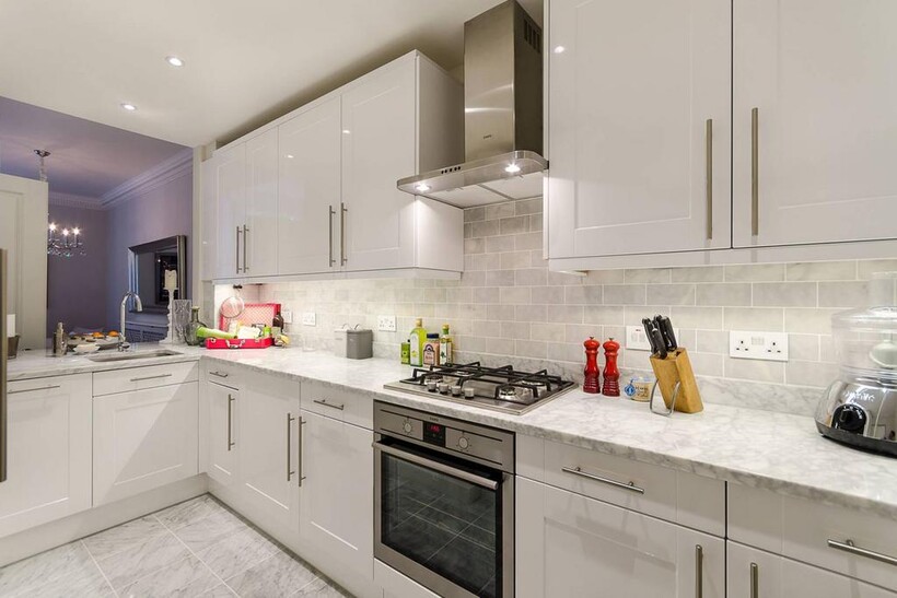 Stanhope Gardens, South Kensington... 2 bed flat to rent - £6,933 pcm (£1,600 pw)