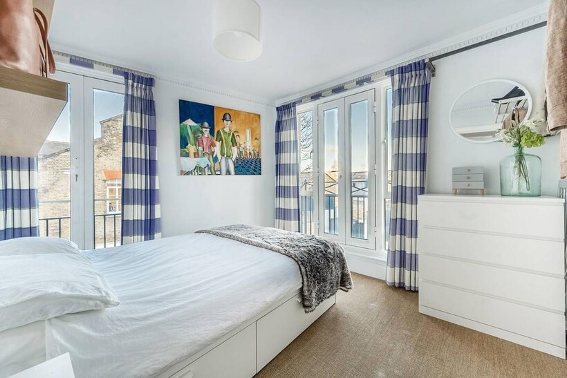 Tadema Road, Lots Road, London, SW10 3 bed flat to rent - £8,233 pcm (£1,900 pw)