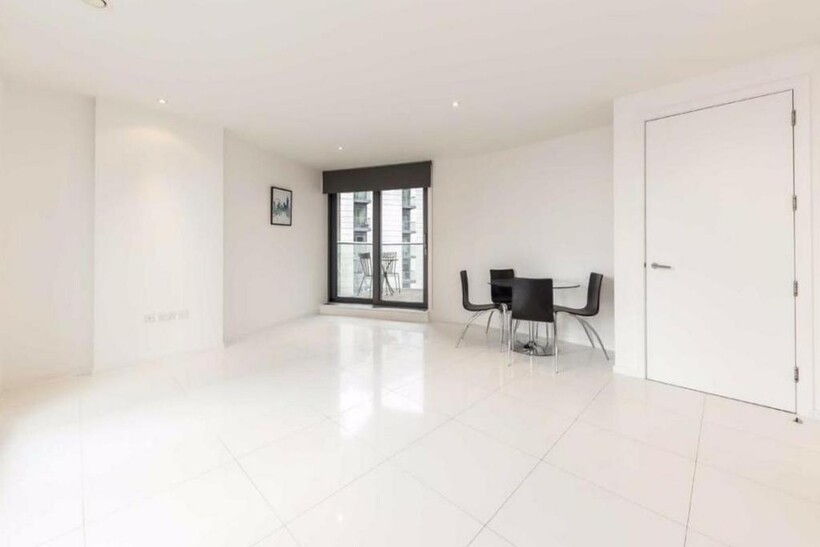 Baltimore Wharf, Canary Wharf... 2 bed apartment to rent - £2,448 pcm (£565 pw)
