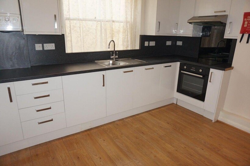 Paston Place, BRIGHTON BN2 2 bed flat to rent - £1,575 pcm (£363 pw)
