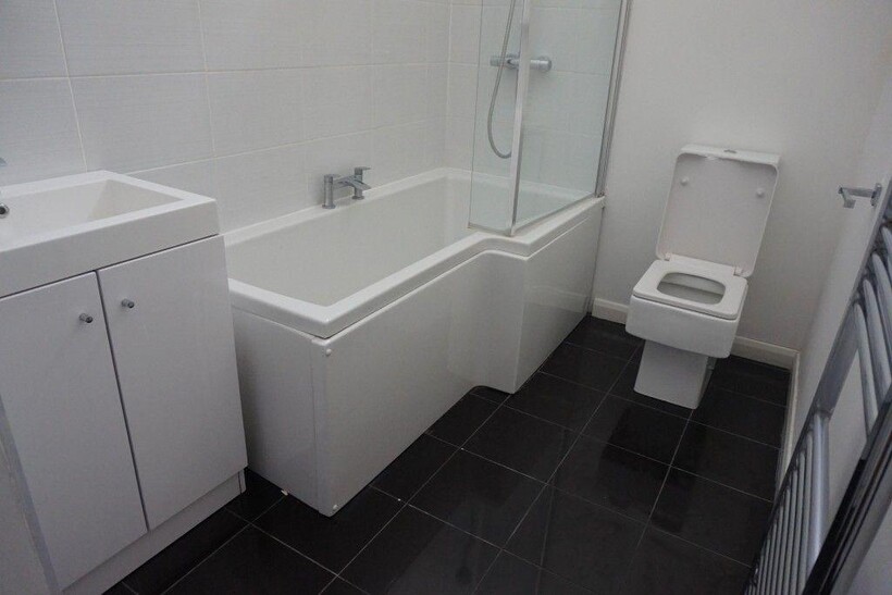 Paston Place, BRIGHTON BN2 2 bed flat to rent - £1,575 pcm (£363 pw)