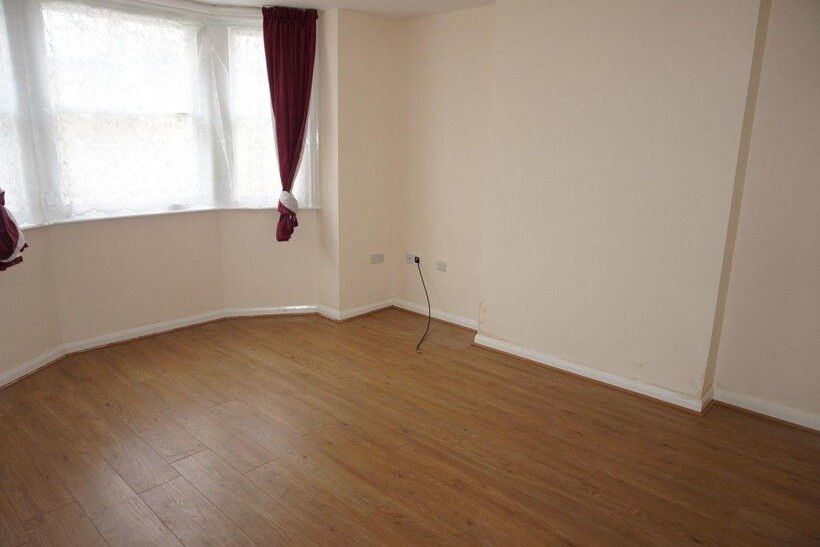 Paston Place, BRIGHTON BN2 2 bed flat to rent - £1,575 pcm (£363 pw)