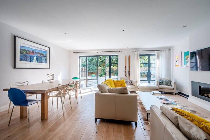 Copse Hill, West Wimbledon, London, SW20 3 bed detached house to rent - £10,833 pcm (£2,500 pw)