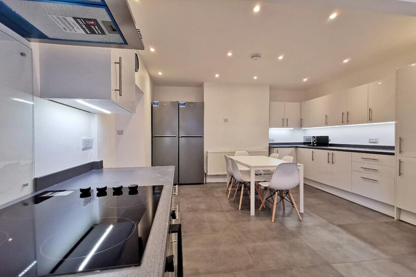 Nottingham NG9 6 bed flat to rent - £543 pcm (£125 pw)