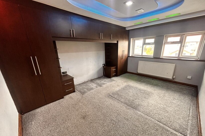 Parry Green South, Langley SL3 4 bed semi-detached house to rent - £2,499 pcm (£577 pw)