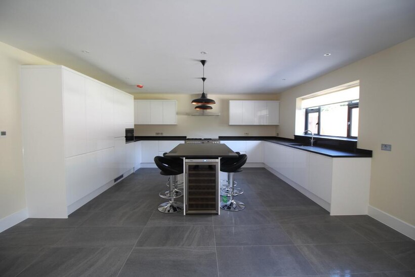 Trefusis Walk, Watford WD17 5 bed detached house to rent - £4,200 pcm (£969 pw)