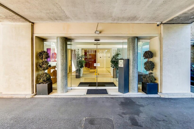 St John’s Wood Park Road, London, NW8 3 bed apartment to rent - £5,633 pcm (£1,300 pw)