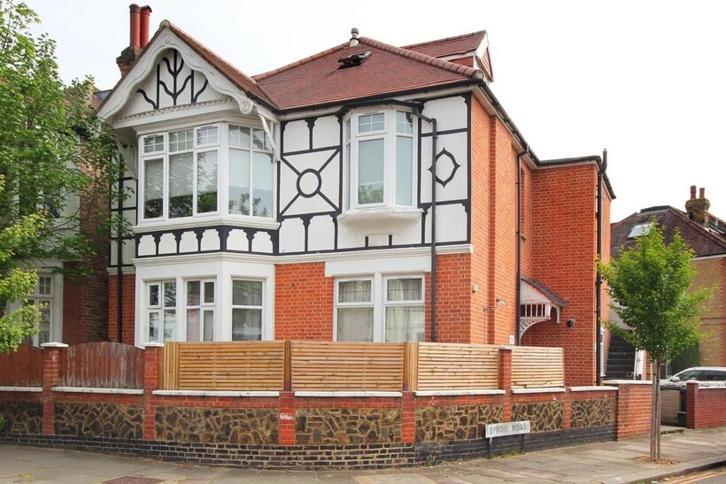 Fordhook Avenue, W5 2 bed flat to rent - £1,999 pcm (£461 pw)