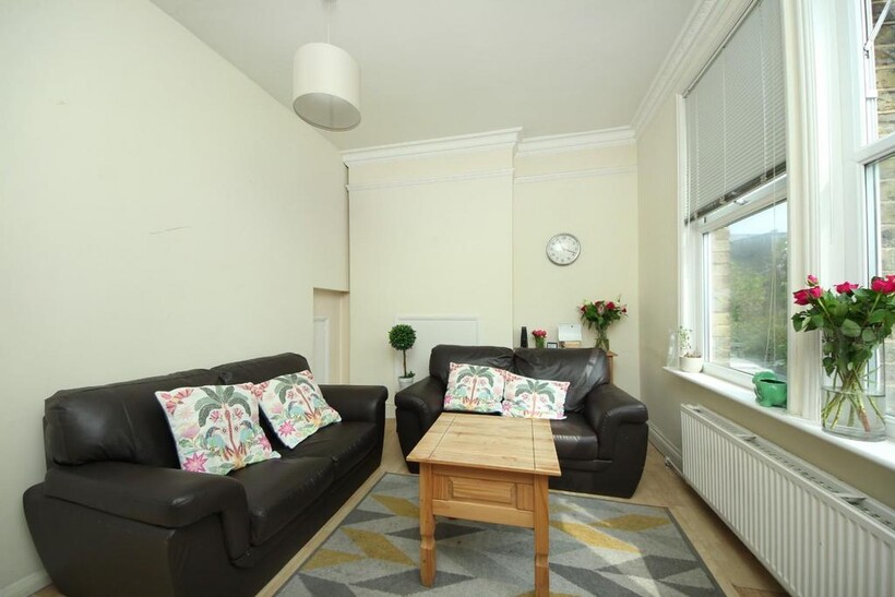 Fordhook Avenue, W5 2 bed flat to rent - £1,999 pcm (£461 pw)