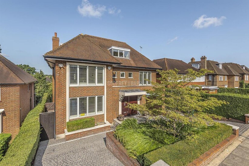 Hampstead Garden Suburb N2 6 bed detached house to rent - £21,667 pcm (£5,000 pw)