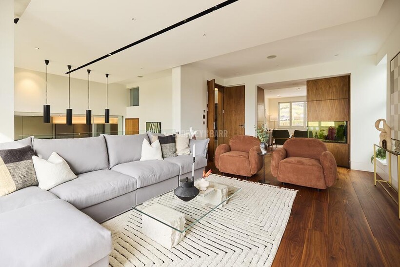 Hampstead Garden Suburb N2 6 bed detached house to rent - £21,667 pcm (£5,000 pw)