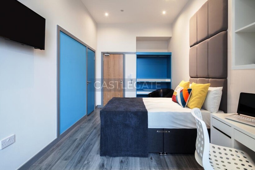 Ff 3 bed app en suit bed