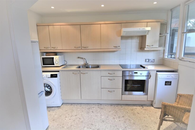 Vauxhall Bridge Road, London SW1V 1 bed flat to rent - £2,075 pcm (£479 pw)