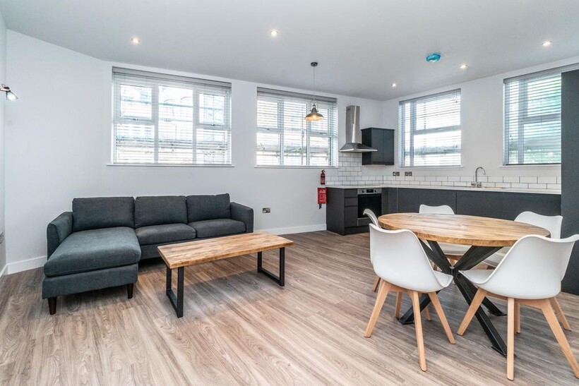 Flat 2, 72 Lower Parliament Street 5 bed flat to rent - £3,683 pcm (£850 pw)