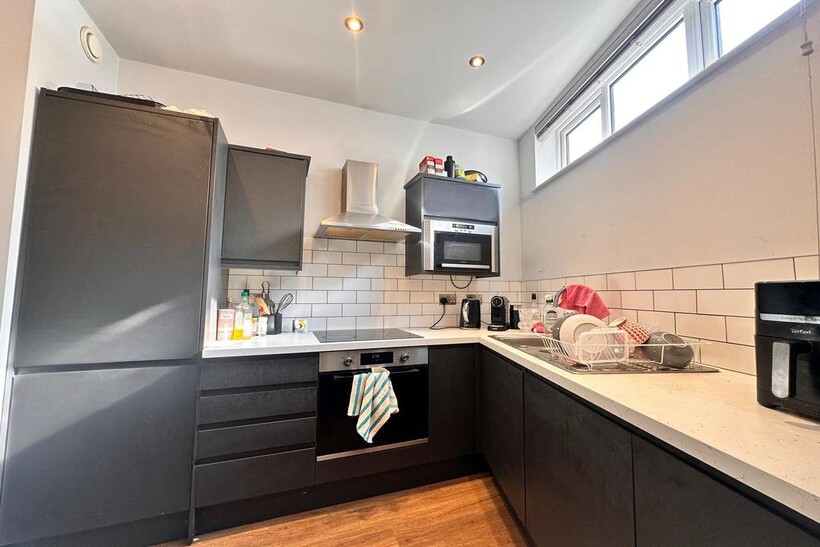 Flat 1, 72 Lower Parliament Street 5 bed flat to rent - £3,467 pcm (£800 pw)