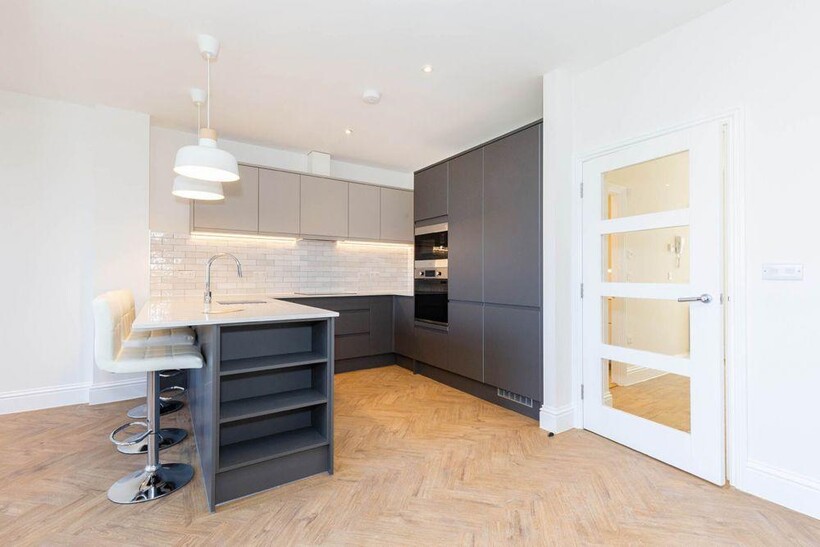 N4 2 bed apartment to rent - £2,535 pcm (£585 pw)