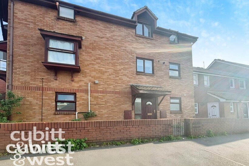 Greetham Street Southsea PO5 1 bed in a house share to rent - £775 pcm (£179 pw)