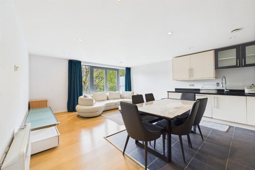 Maida Vale, London, W9 2 bed flat to rent - £3,350 pcm (£773 pw)
