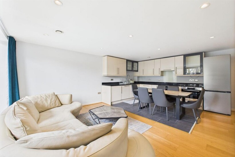 Maida Vale, London, W9 2 bed flat to rent - £3,350 pcm (£773 pw)
