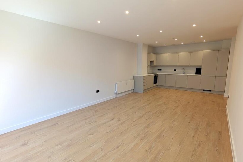 Church Street East, Woking GU21 1 bed flat to rent - £1,575 pcm (£363 pw)